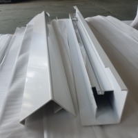 Composants d'assemblage pour murs-rideaux et fenêtres en profilés d'aluminium extrudé, revêtement poudré, multi-cavités, creux