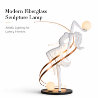 Lampe sur pied personnalisée en fibre de verre, sculpture abstraite de femme, OEM, figurine féminine moderne pour la décoration intérieure de hall d'hôtel de luxe