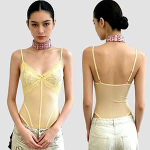 Body en maille à col en V avec strass et patchwork de dentelle transparente, style urbain, mode décontractée pour femme, effet sculptant - Product Image 1