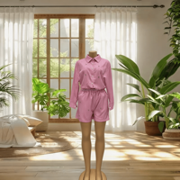Ensemble deux pièces décontracté en tissu respirant imprimé bleu et rose à motif de dessin animé pour femme, collection printemps 2026 (pantalon et chemise) - Vente en gros