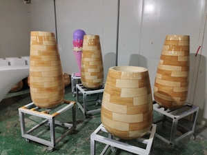 Maceta H119 con diseño de grano de madera para Hotel, maceta de fibra de vidrio para jardín, balcón, vestíbulo, centro comercial, jardineras decorativas Frp de gran tamaño para árboles - Product Image 4