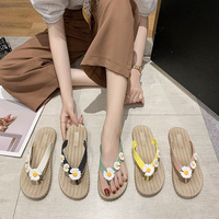 Tongs d'été à fleurs de marguerites pour femmes et filles Sandales de plage