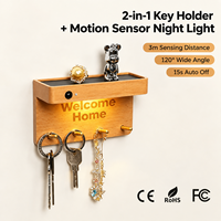Lampe murale à détecteur de mouvement en bois avec logo personnalisé, porte-clés intégré, lumière LED rechargeable pour entrée, couloir d'hôtel, vente en gros