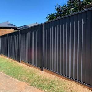 Clôture de <span class=keywords><strong>jardin</strong></span> extérieure fabriquée en Australie, clôture en tôle métallique <span class=keywords><strong>GAI</strong></span>, revêtement en poudre noire, résistante aux termites, ignifuge, clôture Colorbond - Product Image 1