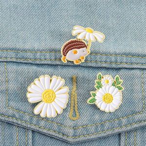 Pin Enamel Landak Kartun Lucu, Hewan Menggagalkan Bunga Daisy, Bros Kerah, Perhiasan, Hadiah, Grosir - Product Image 1