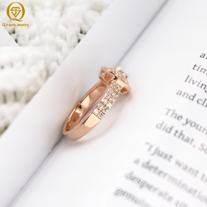 Bague de luxe pour femme, sertie de diamants, série Halo, diamant de laboratoire de haute qualité, couleur D, clarté VVS, or 18 carats, personnalisable pour les fêtes - Product Image 4