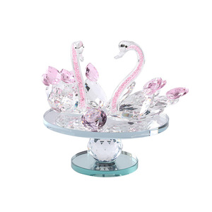 Ornement Cygne en Verre Cristal Rotatif, Cadeau pour Couple, Décoration d'Intérieur, Style Glamour Hollywoodien - Product Image 1