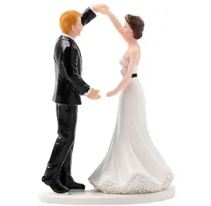 Resin handicrafts decoration groom and bride cake decoration dolls Western-style wedding decorations resin handicrafts