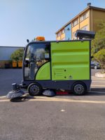 Balayeuse routière à cabine fermée pour les rues et les parcs industriels