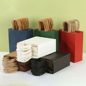 Sacs shopping en papier kraft de haute qualité imprimés sur mesure avec poignées pour les promotions - Product Image 1