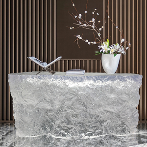 طاولة قهوة من الراتنج بتصميم فني منحوت وغير منتظم، ذات طابع شخصي وإحساس بالفخامة المتقدمة لغرفة المعيشة - Product Image 5