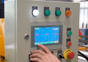 Máquina Perfiladora de Rollos de Acero Galvanizado de Nuevo Diseño, Fácil de Operar, Máquina para Fabricar Canales de Acero en Forma de C - Product Image 3