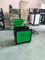 Broyeur à double arbre pour le recyclage des métaux ferreux, équipement automatique de broyage de l'aluminium, du fer et du cuivre avec conception à double arbre