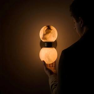 Éxito de Ventas de Fábrica: Lámpara de Pared de Alabastro Español con Pantalla Esférica Natural y Base de Latón, Ideal para Decoración de Sala de Estar y Dormitorio - Product Image 6