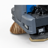 Balayeuse électrique industrielle à batterie avec batterie 48V/65Ah, largeur de balayage de 1350 mm pour le nettoyage des routes