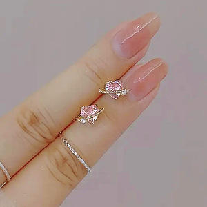 Orecchini a perno a forma di cuore rosa per donna, gioielli per l'orecchio alla moda, scintillanti, dolci e versatili - Product Image 6