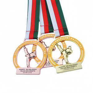 Medaglia per <span class=keywords><strong>il</strong></span> 2° Campionato <span class=keywords><strong>Mondiale</strong></span> Aperto di Taekwondo, Oro Anticato 3D, dalla WTF (Federazione <span class=keywords><strong>Mondiale</strong></span> di Taekwondo) - Product Image 4
