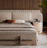 Lit double moderne de luxe haut de gamme Queen Size Mobilier de chambre à coucher Tufté Style doux Minimaliste avec grand tissu Nouveau pour un usage domestique