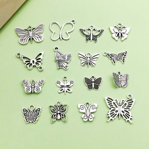 จี้ผีเสื้อโลหะผสมเงินโบราณขนาดกลางสำหรับทำเครื่องประดับ DIY - Product Image 1