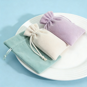Petits sacs <span class=keywords><strong>en</strong></span> velours personnalisés, pochettes <span class=keywords><strong>en</strong></span> <span class=keywords><strong>tissu</strong></span> rose <span class=keywords><strong>pour</strong></span> montres, écouteurs, sacs cadeaux à cordon, luxe - Product Image 4