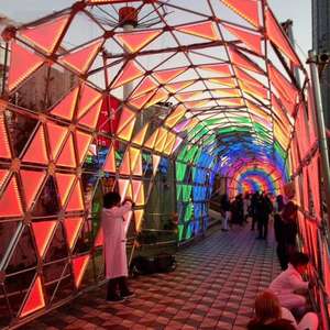 إبداعي لون RGB في الهواء الطلق مضيئة المناظر الطبيعية قوس ملون حالم نفق الوقت مربع لعيد الميلاد وعيد الهالوان تصنيف IP65 - Product Image 4