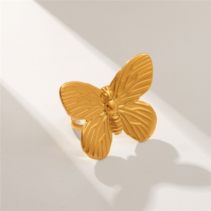 Anello Aperto in Acciaio Inossidabile Stile Reale Francese, Personalizzato con Farfalla Animale, in Titanio, dal Design Audace - Product Image 3