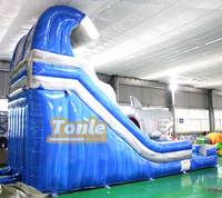 Toboggan aquatique gonflable de 18 pieds de haut en forme de requin pour location événementielle