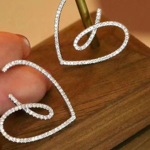 Boucles d'oreilles pendantes pour femmes Xinfly Design Fashion Jewelry, or massif 18 carats, grand cœur en forme de cœur, diamant 0,72 ct. - Product Image 1