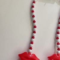 Grossiste Perles LED Grandes Lèvres Rouges Décorations de Fête de la Saint-Valentin 2025 Collier de Perles LED Lèvres Rouges Clignotantes Lumineuses