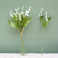 Bunga Lily Valley Sutra Buatan Plastik 6 Cabang Bentuk Lonceng Klasik Buatan Tangan Ramah Lingkungan Pernikahan Luar Ruangan