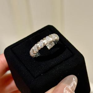 Bague vintage en argent pur S925 pour femmes, torsadée, avec incrustation de dentelle, haut de gamme, tendance de niche, personnalisée, luxe léger - Product Image 2