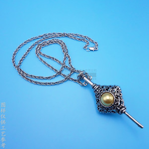 Collier en métal doré Anime avec pendentif géométrique et breloque épée, bijoux en alliage personnalisés pour accessoires de cosplay - Product Image 4