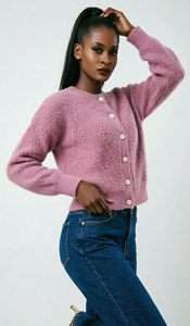 Cardigan en <span class=keywords><strong>tricot</strong></span> côtelé diagonale personnalisé OEM pour femme, avec boutons en perles, manches bouffantes oversize et coupe courte - Product Image 5