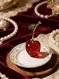 Figurine de cerise en verre artisanal, ornement de fruit rouge, sculpture de feuille verte avec tige dorée, décoration de table pour la maison - Product Image 2