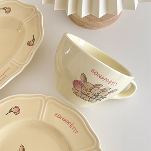 Assiette ovale de dessert en porcelaine de 8 pouces, style français vintage, motif lapin et tulipe, avec dentelle, écologique, et tasse à café jetable - Product Image 4