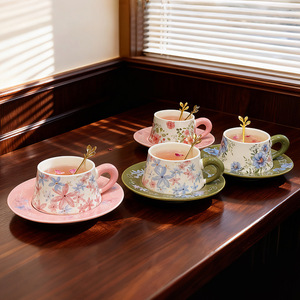 Ensemble tasse et soucoupe en céramique à motif floral peint à l'huile, élégante tasse à thé pour l'après-midi, cadeau pour la vente en gros - Product Image 1