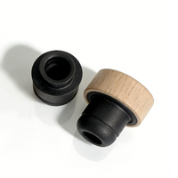 Vente en gros : Distributeur d'huile d'olive de luxe en plastique noir avec bouchon en liège synthétique, pour bouteilles de 18,5 mm et 19,5 mm, finition noyer