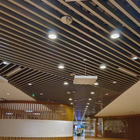 Panneau mural en aluminium-plastique WPC de conception moderne, imperméable et ignifuge pour l'extérieur, avec taille et couleur personnalisables