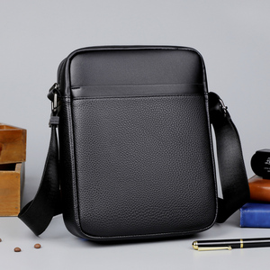 Bolso Bandolera Deportivo Casual de Alta Calidad para Exteriores, Bolso de Pecho Multicompartimento de PU para Negocios - Product Image 4