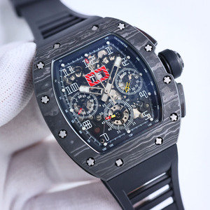 Montre de luxe sportive mécanique pour homme avec boîtier en acier inoxydable or rose et bracelet en caoutchouc, offrant une excellente résistance à l'usure - Product Image 2