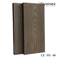 Tarima de WPC Estilo Teca Moderna - Suelo Exterior Impermeable, Ecológico e Ignífugo para Jardín, Patio, Balcón y Terraza