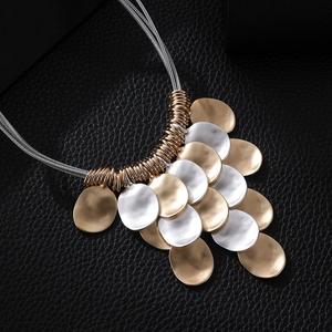 Phụ Nữ Của Có Thể Điều Chỉnh Vòng Cổ Với Matte Vàng Và Bạc Lồng Vào Nhau Đĩa Mặt Dây Chuyền Bị Mắc Kẹt Chuỗi Mạ Vàng Cho Kỷ Niệm - Product Image 5