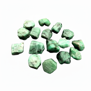 Juego de piedras preciosas en bruto de Esmeralda verde natural de 10 piezas al por mayor efecto de estrella cruda sin tratar 18-20mm para la fabricación de joyas May Birthstone - Product Image 1