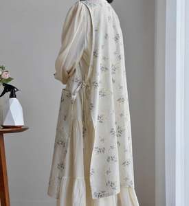 Delantal de Cocina con Estampado Floral de Impresión Digital de Fábrica, Delantal de Limpieza con Amarre Lateral - Product Image 1