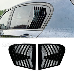 Couvre-ventilations latérales de fenêtre arrière de voiture aspect noir brillant/carbone pour BMW Série 1 F20 118i 120i 2011-2019 - Product Image 1