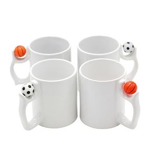Mug à café en céramique <span class=keywords><strong>personnalisable</strong></span> avec motif par sublimation, avec poignée de football ou de basket-ball, vente en gros - Product Image 2