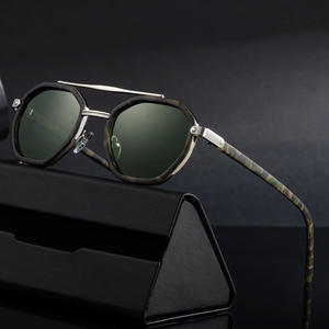 Gafas de Sol Poligonales para Hombre ZS-98336, Protección UV400, Montura de PC, Lentes Negros Clase 2, Gafas de Sol de Alta Gama - Product Image 1