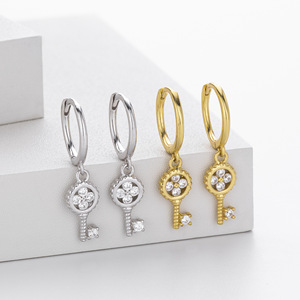 Boucles d'oreilles pendantes en argent 925 pour femme, avec clé en argent sterling S925 et zircon cubique, bijoux fins tendance pour tous les jours et les soirées - Product Image 3
