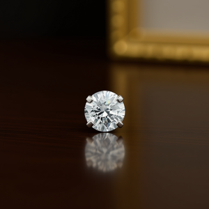 Orecchini a lobo con diamante taglio brillante rotondo E1379, montatura a griffe da 8 mm, gioielli classici unisex di alta qualità - Product Image 2