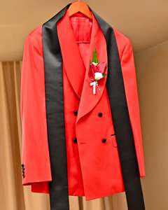<span class=keywords><strong>Costume</strong></span> de bal <span class=keywords><strong>rouge</strong></span> <span class=keywords><strong>pour</strong></span> hommes <span class=keywords><strong>costume</strong></span> de smoking de mariage 3 pièces avec revers pointu Blazer pantalon <span class=keywords><strong>gilet</strong></span> grande taille vêtements d'affaires <span class=keywords><strong>pour</strong></span> adultes marié - Product Image 1